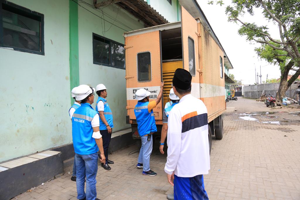 Prioritaskan Akses Listrik Di Pulau Madura Pln Kirim Unit Genset