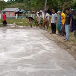 Gotong Royong Bersama, Pembuatan Lapangan Badminton di Depan Kantor Camat Teluk Dalam