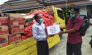 Warga Terdampak Banjir di Kecamatan Pebayuran Dapatkan Bantuan Air Bersih