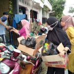 Komunitas Sebar Kebaikan Relawan Naskah Nasional Berikan Bantuan Warga Korban Banjir