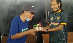 H. Azhari ST Ketum Koni Mura Dapat Surprise dari Atlet di ultah ke-56