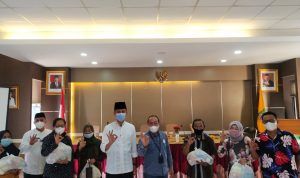 BRI Peduli Bagikan 200 Paket Sembako ke Warga Tangerang dan Organisasi Wartawan