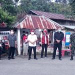 Personel Polsek Kakas Pantau Warga Terpapar Covid-19