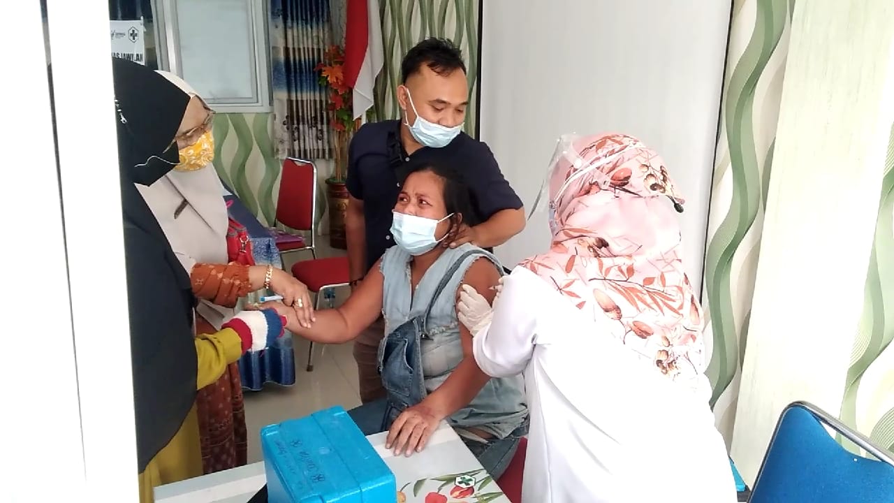 Puskesmas Jawilan Gelar Suntik Vaksin Untuk Pasien Odgj Dan Disabilitas