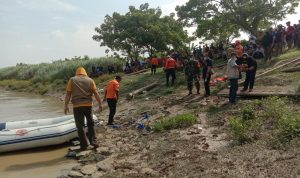 Hendak Mancing, Dua Bocah Diduga Hilang Terbawa Arus Air Sungai Citarum