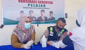 Polres Wakatobi Gelar Vaksinasi Serentak Tingkat Pelajar