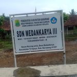 Duh! Sampah Dibiarkan Menumpuk di Sekolah Dasar Negeri Medankarya lll 