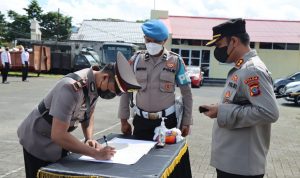 Kapolres Minahasa Pimpin Upacara Sertijab Kapolsek Eris Minahasa