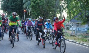 Walikota Maulan Aklil Gowes Bersama Masyarakat Pangkalpinang