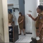 Sidak Disdukcapil, Walikota Bitung Mantiri Geram Temukan Pungli.