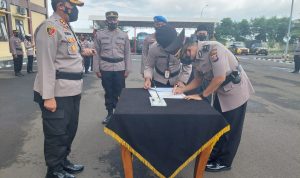 Polres Serang Laksanakan Upacara Serah Terima Jabatan Wakapolres Serang