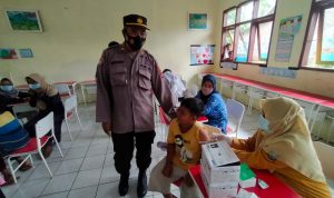 Polsek Kragilan Laksanakan Giat Vaksin Anak di SDN 2 Silebu