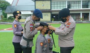 Kapolda Sulut Pimpin Tradisi Pembaretan Bintara Remaja Polri Lulusan Tahun 2021