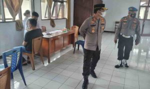 Kapolres Tommy Pantau Langsung Vaksinasi Booster Personel dan ASN Polres Minahasa