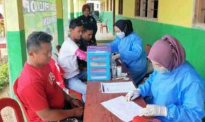 Puluhan Anggota Banser Bersama PMI Way Kanan Gelar Donor Darah