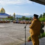 Hari Pertama Masuk Kerja, Bupati Suhatri Bur Pimpin Apel Gabungan ASN