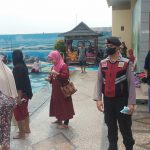 Patroli sat Samapta Polres Serang berikan himbauan protokol kesehatan di Binuang Waterpark