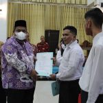 Bupati Suhatri Bur Serahkan SK Pengangkatan ASN  kepada 52 Orang CPNS Formasi tahun 2021