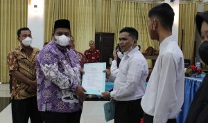 Bupati Suhatri Bur Serahkan SK Pengangkatan ASN  kepada 52 Orang CPNS Formasi tahun 2021