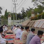 Bupati Merangin Sholat Idul Fitri 1443 H di Halaman Kantor Bupati