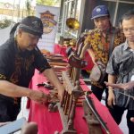 Ratusan Keris Pusaka Dipamerkan Difestival Tosan Aji Blora