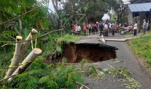 Tinjau Beberapa Titik Bencana Alam di Gianyar, Mahayastra: Kita Upayakan Perbaikan Secepat Mungkin!