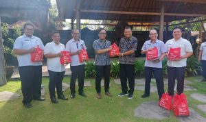 Bupati Mahayastra Terima Bantuan CSR dari Tower Bersama Group