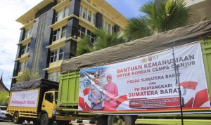 Kapolda Sumbar Irjen Pol Suharyono Lepas Bantuan Kemanusiaan Untuk Korban Gempa di Cianjur