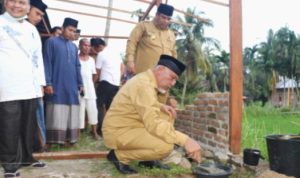 Gubernur Mahyeldi Didampingi Bupati, Letakkan Batu Pertama Asrama Pesantren Al-Khalifah Padang Pariaman