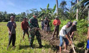 Babinsa Koramil 1616-01/Gianyar Embraces Communities Holds Mutual Cooperation