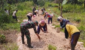 Sukseskan KBM, Koramil 14/Todanan Gotong Royong Bersama Masyarakat