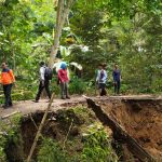 Akses Jalan Dusun Tlagasari Bantar Longsor, 350 Jiwa Terancam Terisolir Masyarakat dan Pemda Harus Bergotong Royong