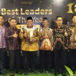 Bupati Padang Pariaman Terima Penghargaan Best Leaders of The Year dari Padang TV