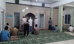 Tarawih Keliling Dilaksanakan Anggota Polsek Jawilan Secara Rutin Di Wilayah Binaan