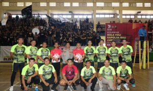 Wakapolda Bali Tutup Kejuaraan Bola Voli di Hari Bhayangkara ke 77