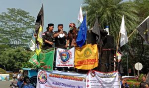 Ratusan LSM dan Ormas Demo Kantor Bupati Kabupaten Tangerang