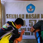 Pembuatan Papan Merek SD 57/II Talang Silungko oleh Satgas TMMD Sudah Hampir Selesai