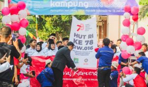 Ratusan Warga Rusunawa Gebang Raya Mengikuti Pengibaran Bendera Merah Putih pada HUT ke-78 RI