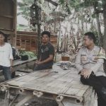 Bhabinkamtibmas Polsek Jawilan Polres Serang Bripka Jaenal “Ngariung” Bersama Warga Desa Pagintungan, Implementasikan Program Kapolres Serang