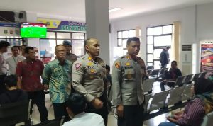 Tingkatkan Pelayanan Publik, Kapolres Lebak Cek dan Tinjau Pelayanan di Kantor Samsat Rangkasbitung