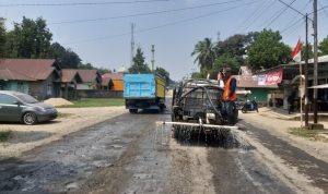 Kabid Bina Marga Dwi Harwindo : Untuk Tahun Ini Pengaspalan dan Perbaikan Jalan Berlubang Bertahap dari Dusun Talang Pantai Sampai Sungai Arang