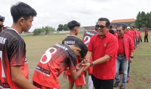 Stadion Debes Memerah, Tabanan Ungguli Karangasem di Liga Kampung Sepak Bola PDI Perjuangan