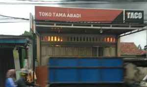 Toko Material TOKO TAMA ABADI Terbakar Dilalap Si Jago Merah