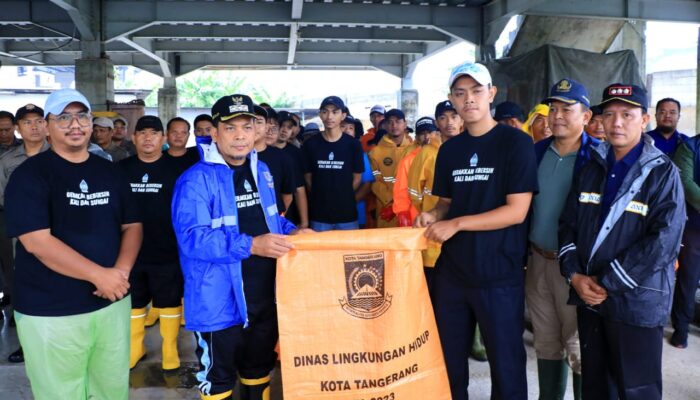 Ikuti Bebersih Sungai, Nurdin Harapkan Aksi Nyata Warga