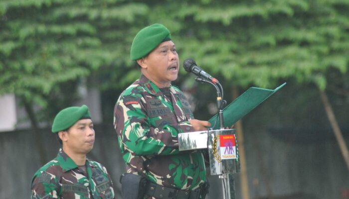 Danramil 01/Teluk Naga Pimpin Upacara Bendera Mingguan