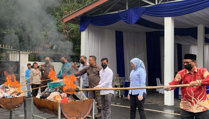 141 Perkara Pidana, Kejari Kabupaten Tangerang Musnahkan Barang Bukti dan Senpi