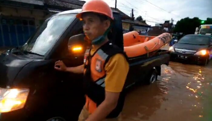 Sungai Cilopadang Meluap Puluhan Rumah dan Jalan Nasional Terendam Banjir