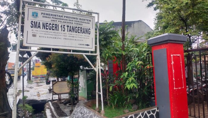 SMAN 15 Kota Tangerang Diduga Jual Buku Paket dan Pungut Biaya Kipas Angin