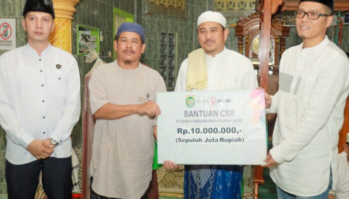 Safari Ramadhan di Dusun Rantau Panjang, Bupati Bungo Berikan Bantuan CSR