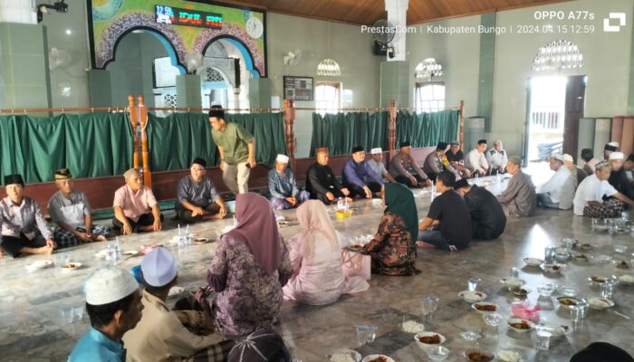 Bupati Bungo Halal Bihalal Sekaligus Sedekah Kubur di Dusun Rantau Ikil Kecanatan Jujuhan